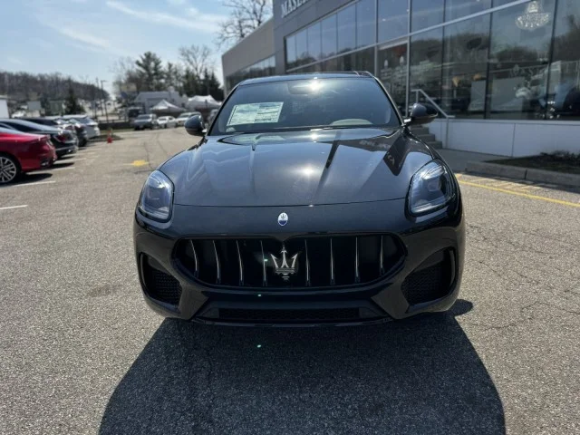 New 2025 Nero Tempesta Metallic Maserati Premium SPORT image 4