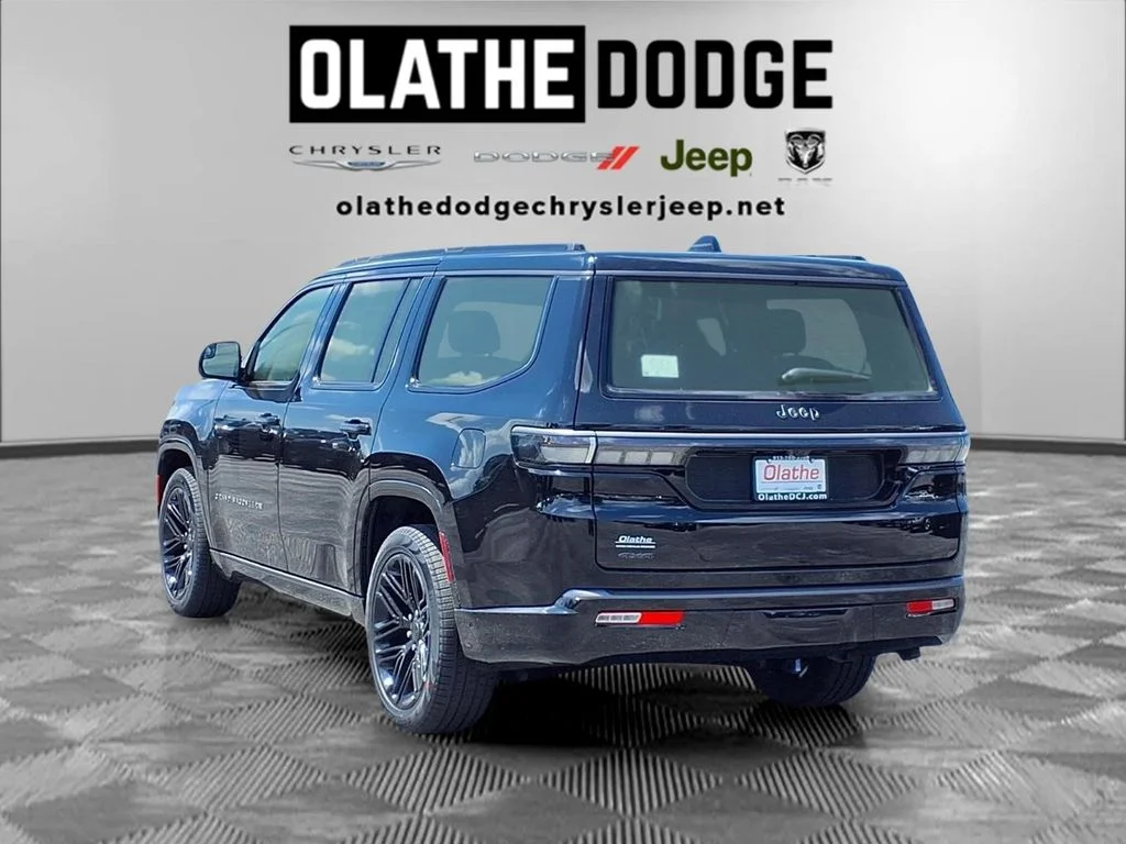 New 2026 High Gloss Black Exterior Paint Jeep Limited Reserve image 3