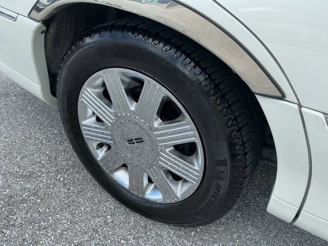 Used 2004  Lincoln Ultimate image 39