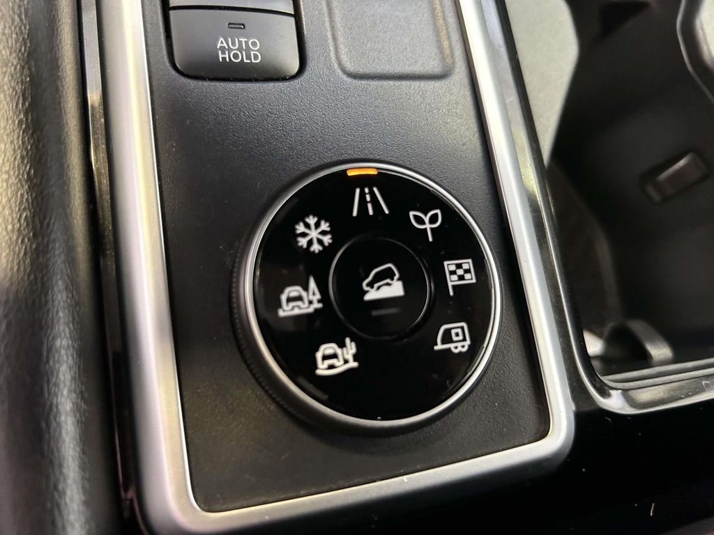 Used 2025 Silver Nissan SL image 18