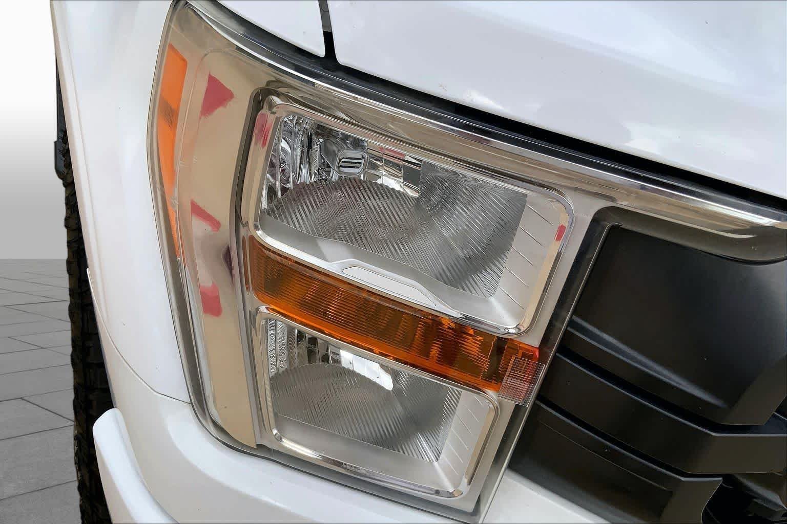 Used 2021 Oxford White Ford XLT image 26