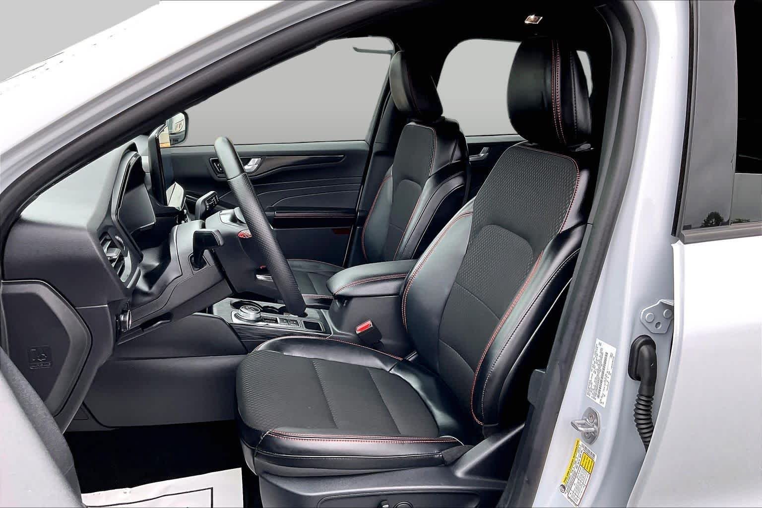 Used 2025 Space Silver Ford ST-Line image 8