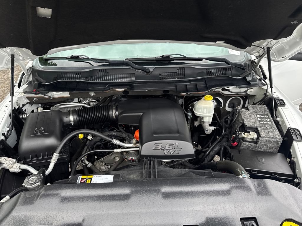 Certified Used 2016 Bright White Clearcoat Ram Tradesman image 24