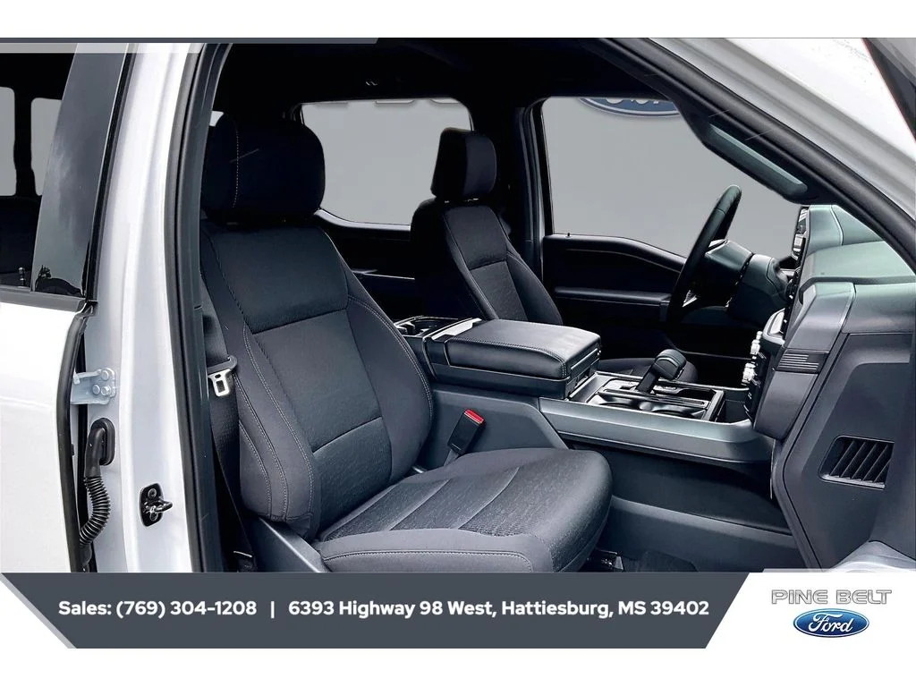 New 2026 Oxford White Ford XLT image 6