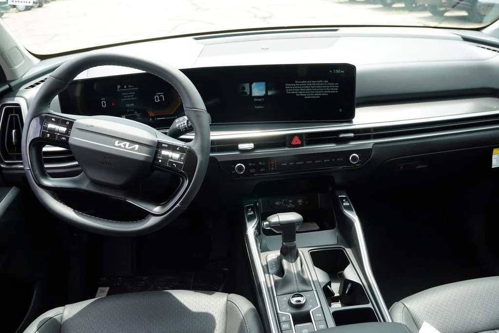 New 2026 Ivory Silver Kia S image 12