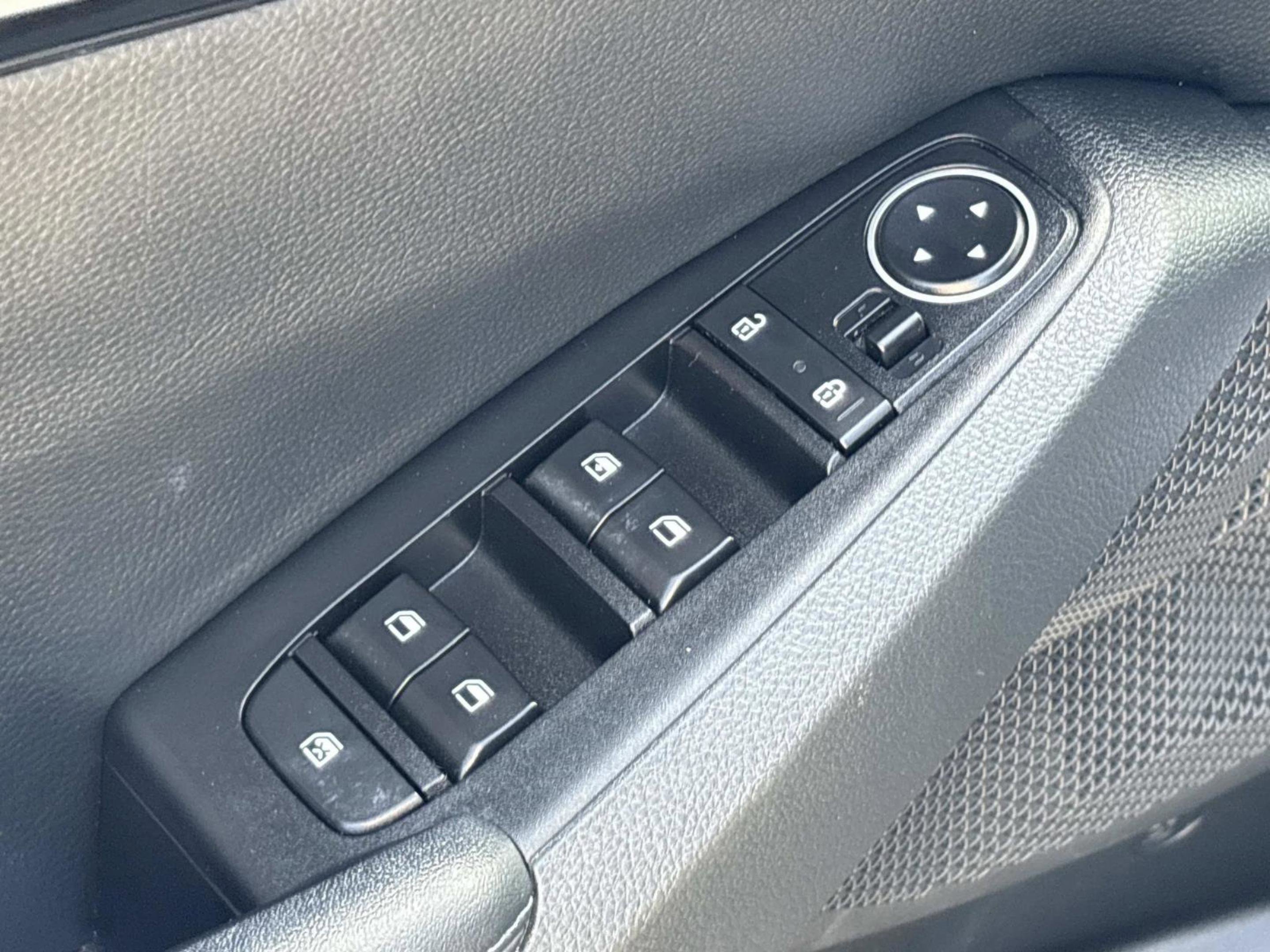 2023 Kia Seltos S - Photo 24