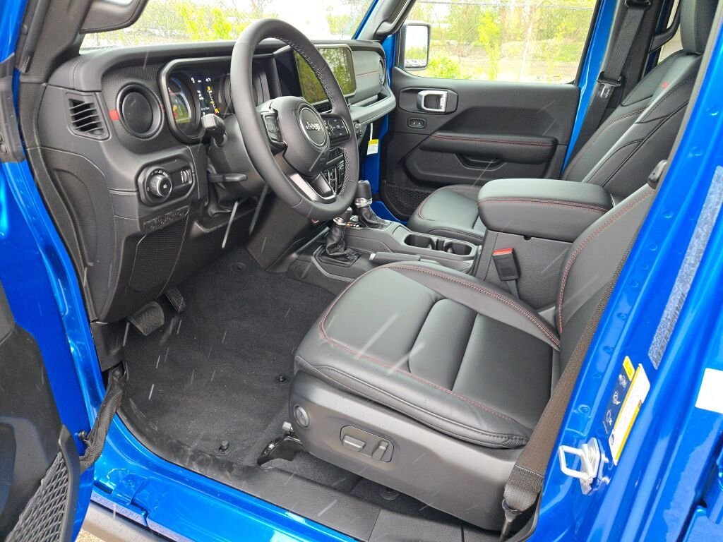 New 2026 Hydro Blue Pearl-Coat Exterior Paint Jeep Rubicon image 21