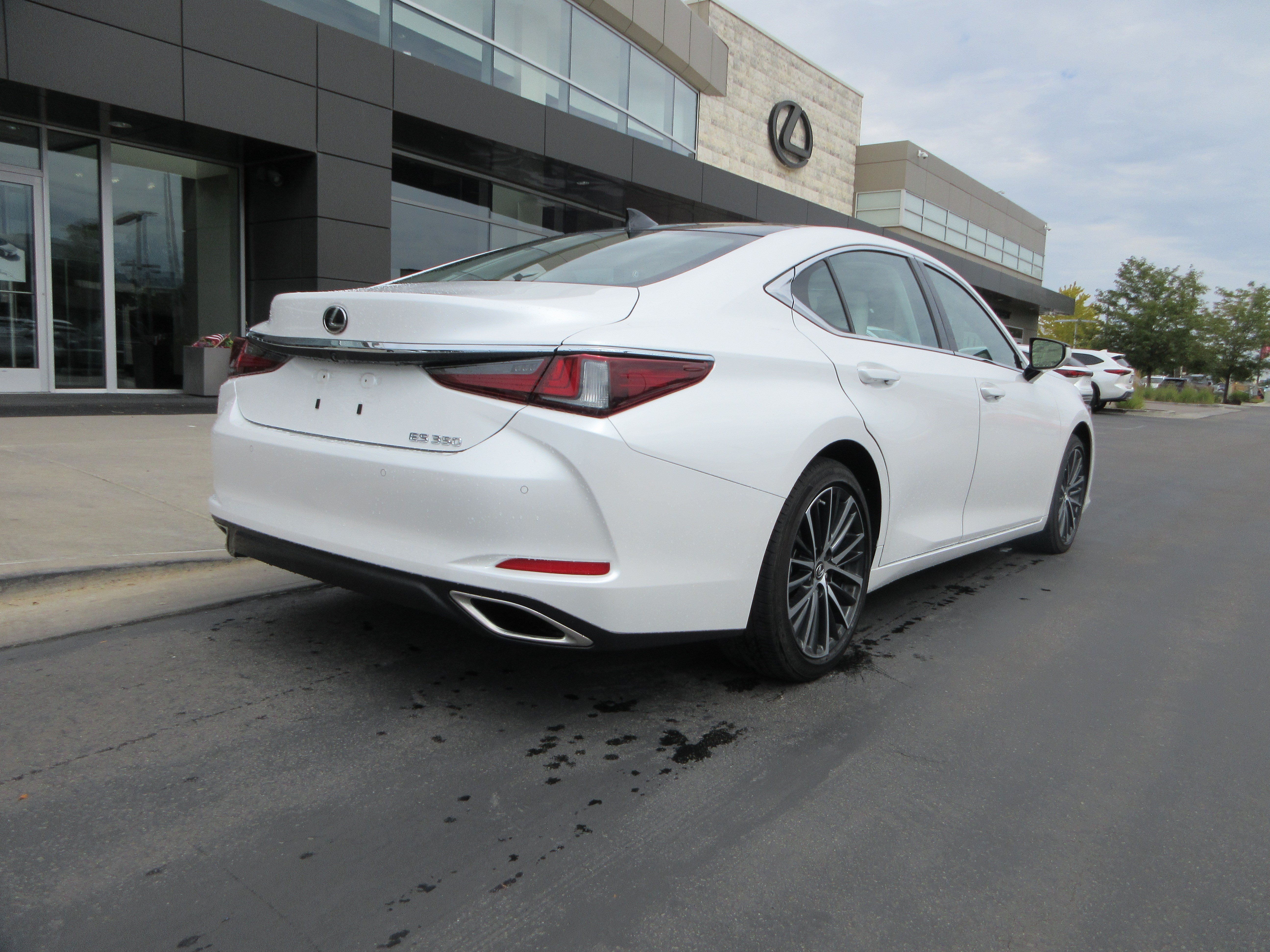 Used 2024 Eminent White Pearl Lexus 350 image 9