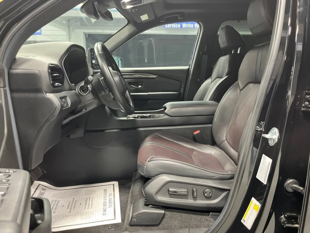 2025 Honda Pilot Black Edition - Photo 54