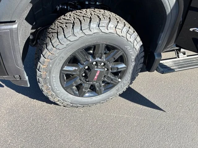 New 2026 Onyx Black GMC AT4 image 31
