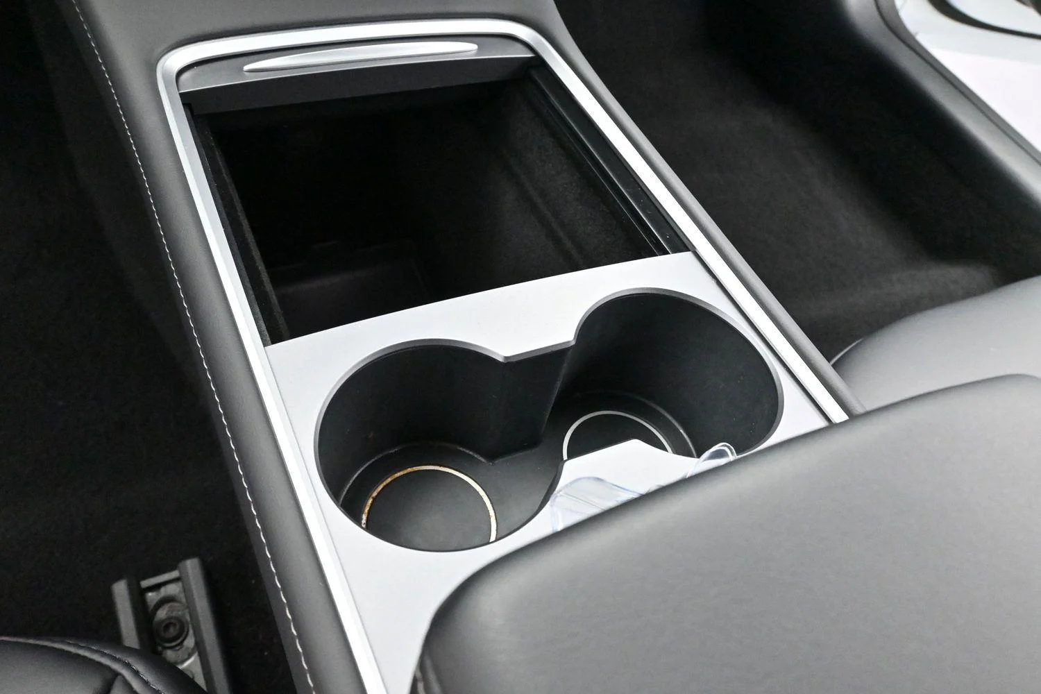 Used 2022 Pearl White Multi-Coat Tesla Base image 18