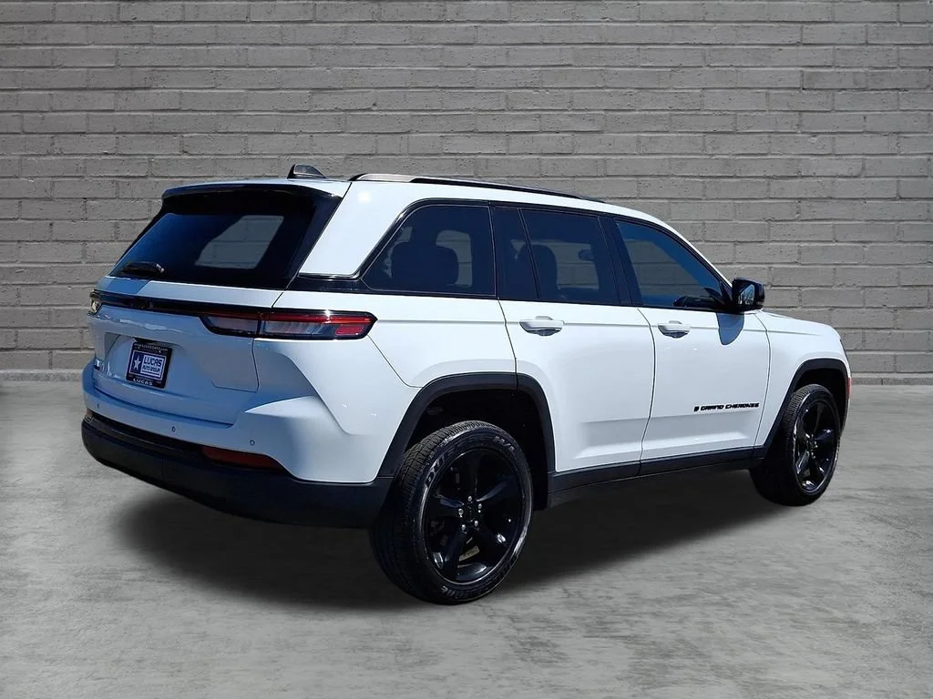 Used 2023 Bright White Clearcoat Jeep Altitude image 12