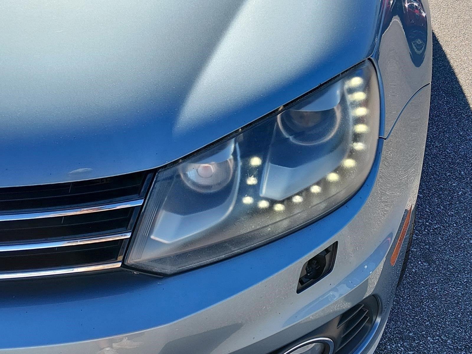 Used 2012 Horizon Blue Metallic Volkswagen Executive image 10