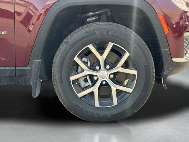New 2025 Velvet Red Pearl-Coat Exterior Paint Jeep Limited image 44