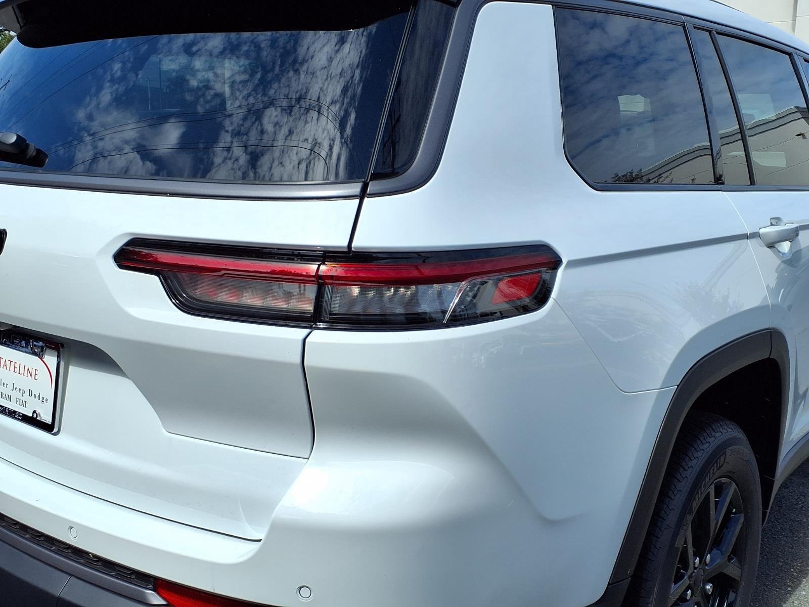 New 2026 Bright White Clearcoat Jeep Laredo Altitude image 13