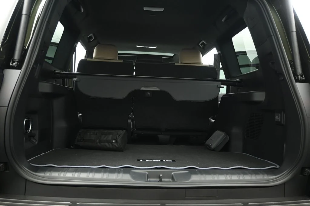 Used 2025 Green Lexus 550 Overtrail+ image 22