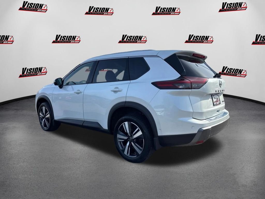 Used 2024 White Nissan SL image 7