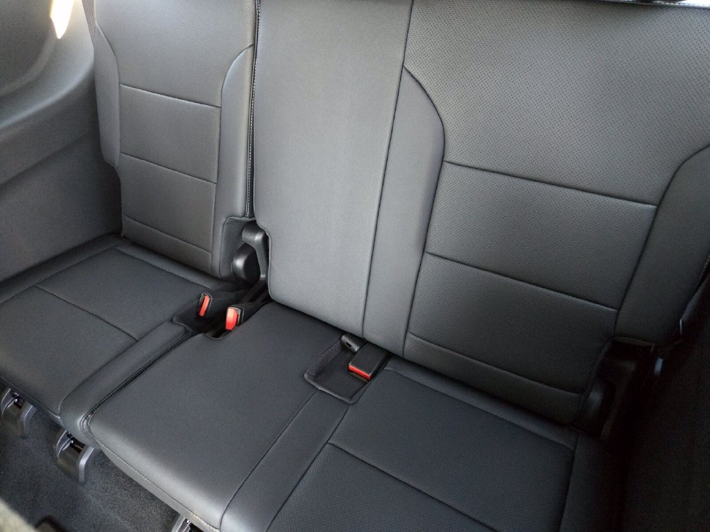 2027 Chevrolet Traverse LT - Photo 8