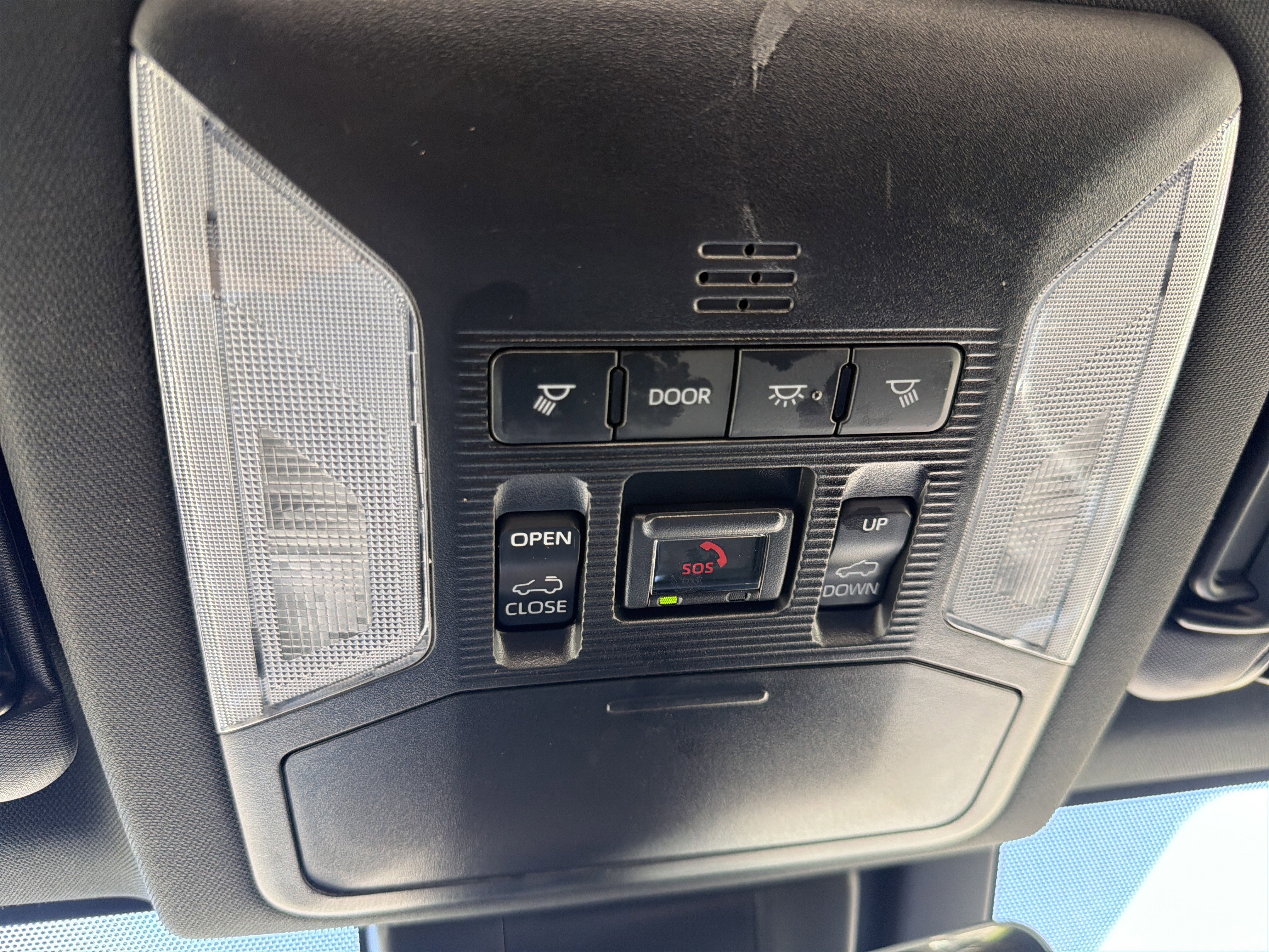 2024 Toyota RAV4 XSE - Photo 24