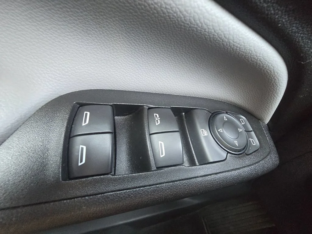 Used 2020 SILVER ICE METALLIC Chevrolet LS image 21