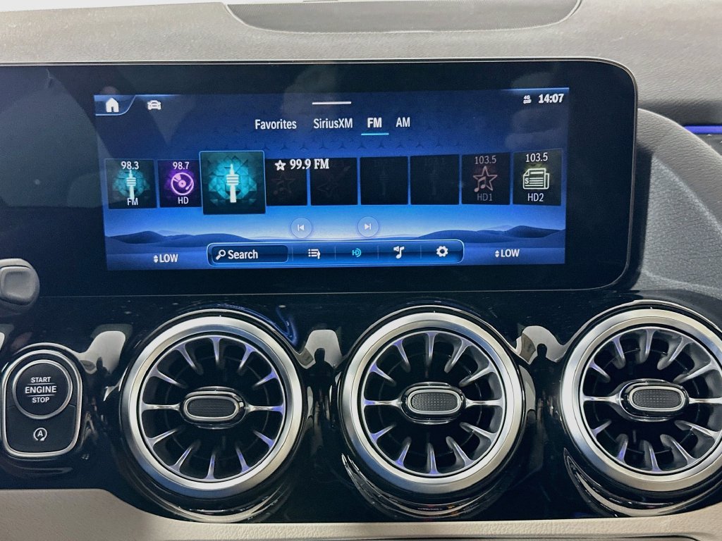 New 2026 Polar White Mercedes-Benz GLA 250 image 45