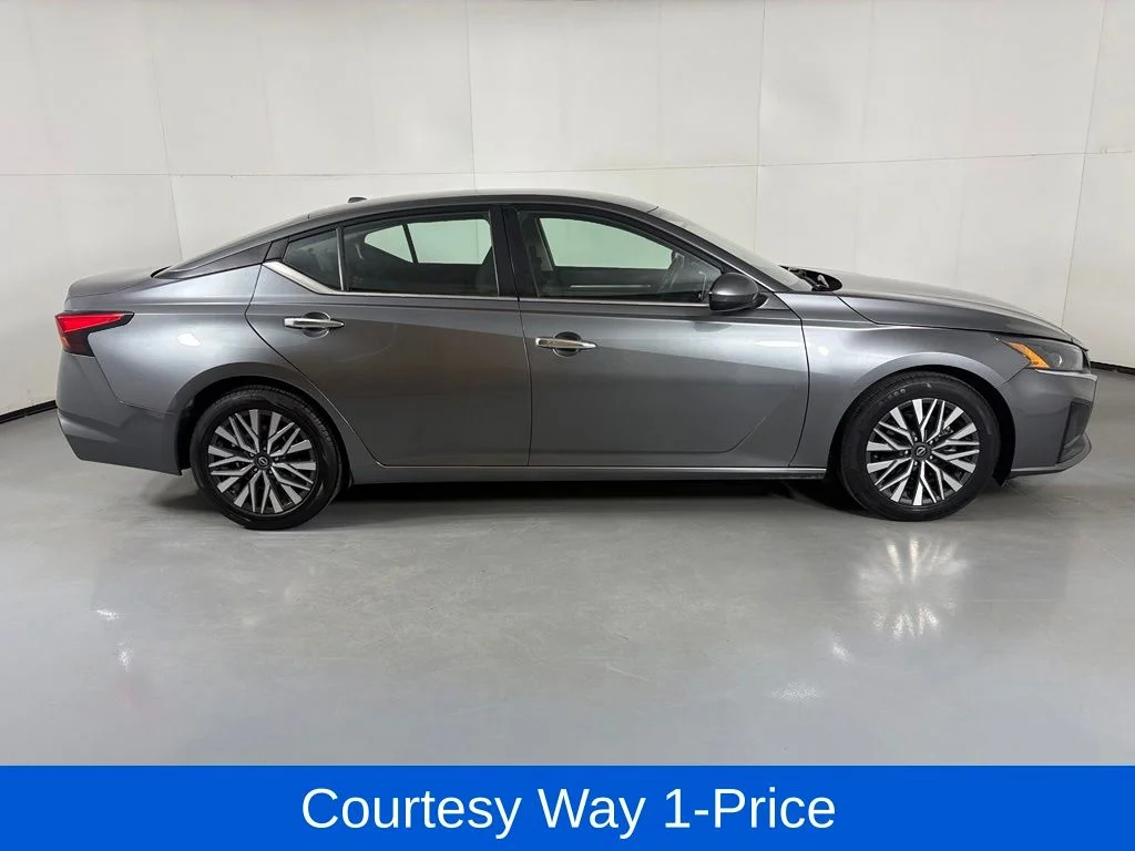 Used 2023 Gray Nissan 2.5 SV image 12