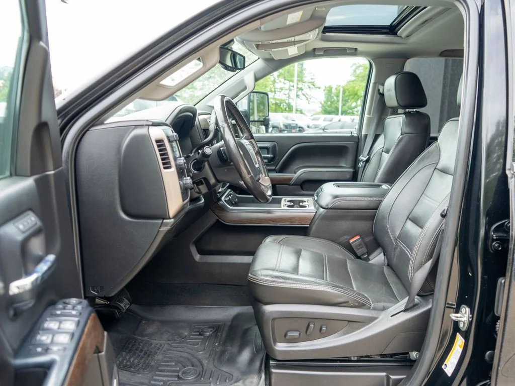 Used 2018 Black GMC Denali image 11