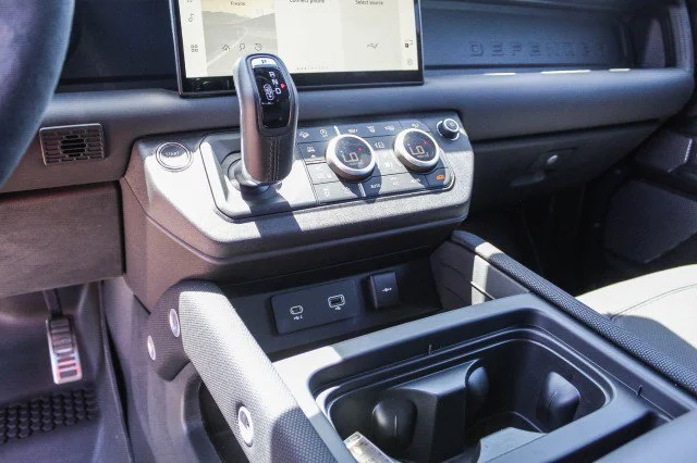 2024 Land Rover Defender V8 - Photo 16