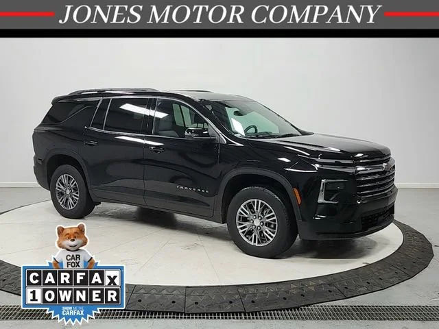 2025 Chevrolet Traverse FWD LT's photo