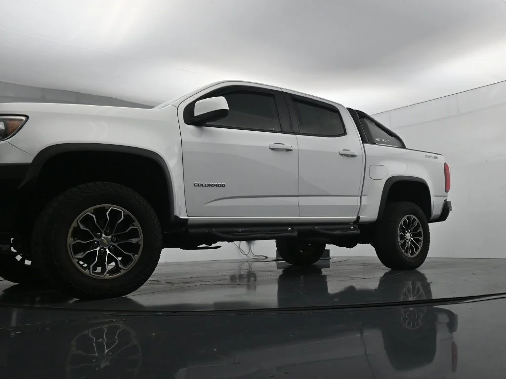 Used 2019 White Chevrolet ZR2 image 19