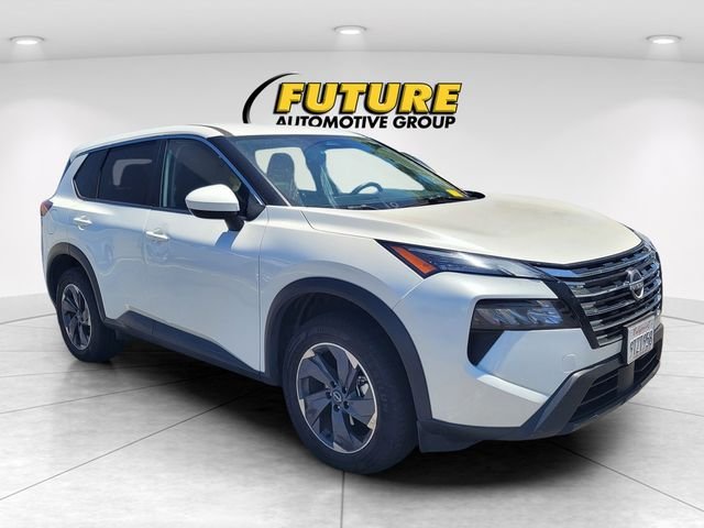 Used 2025 White Nissan SV image 1