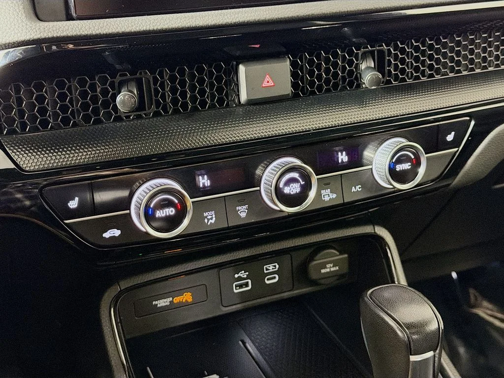 Used 2024  Honda Sport Touring image 17