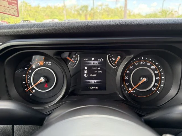 Used 2025 Orange Jeep Sport S image 30