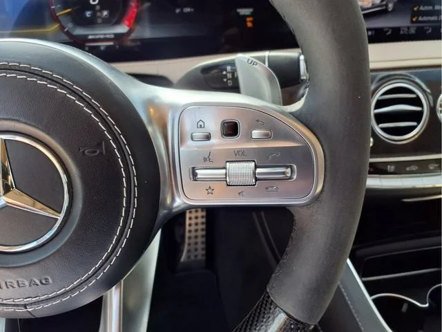 Used 2019 White Mercedes-Benz 4MATIC® image 12