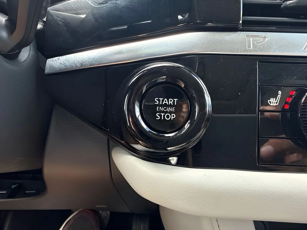 Used 2026 Green Nissan SL image 19