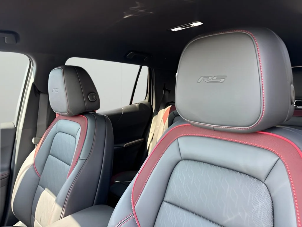 New 2027 Polar White Tricoat Chevrolet RS image 15