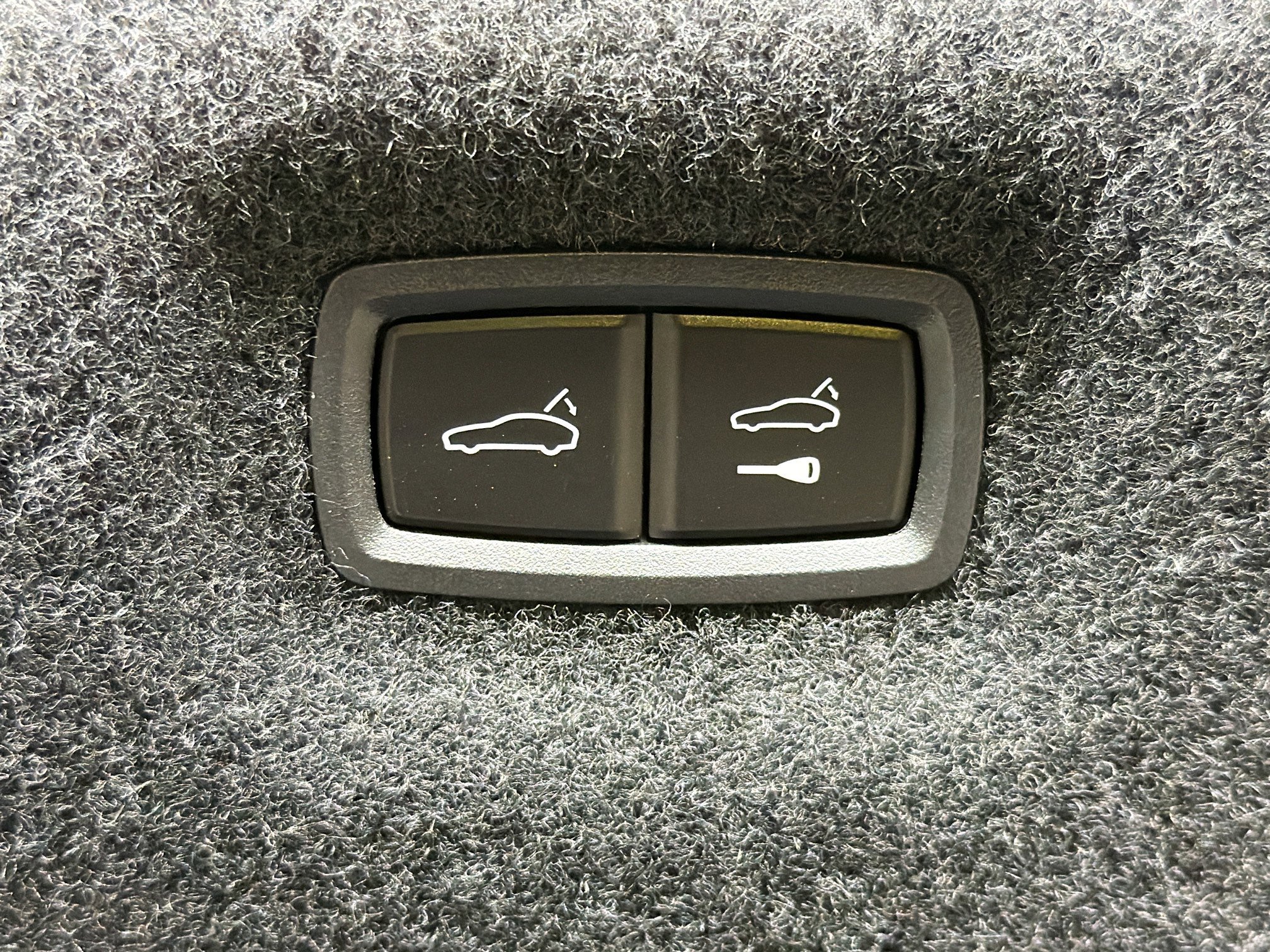 Certified Used 2025 Dolomite Silver Metallic Porsche  image 14