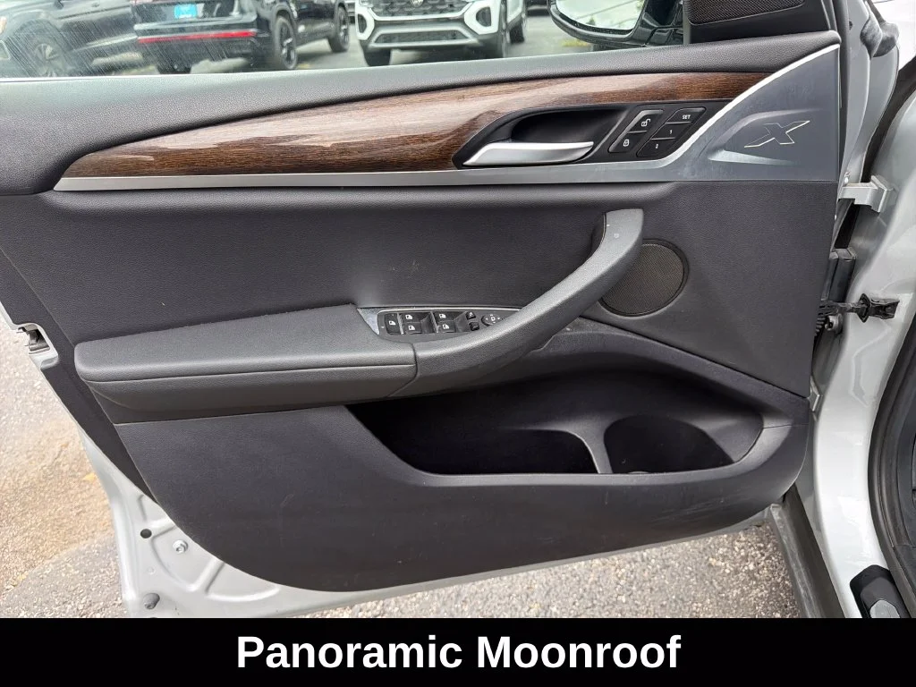 Used 2019 Silver BMW xDrive30i image 12