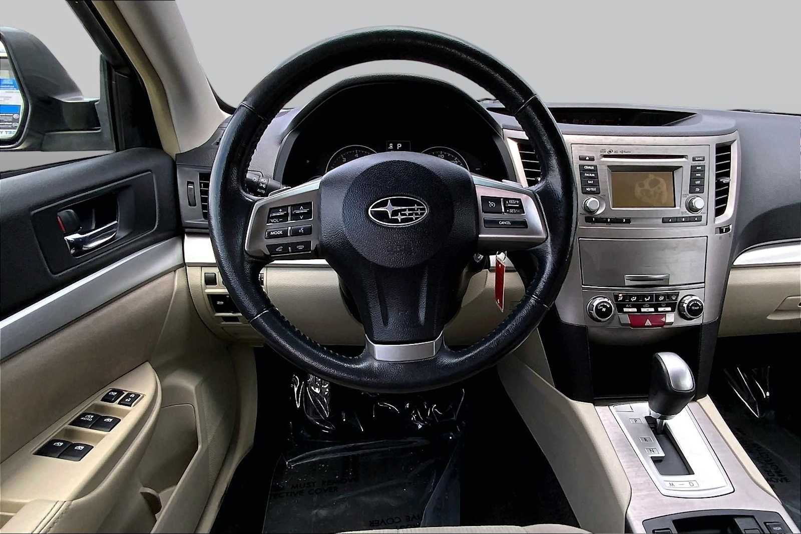 Used 2014 Cypress Green Pearl Subaru 2.5i Premium image 6