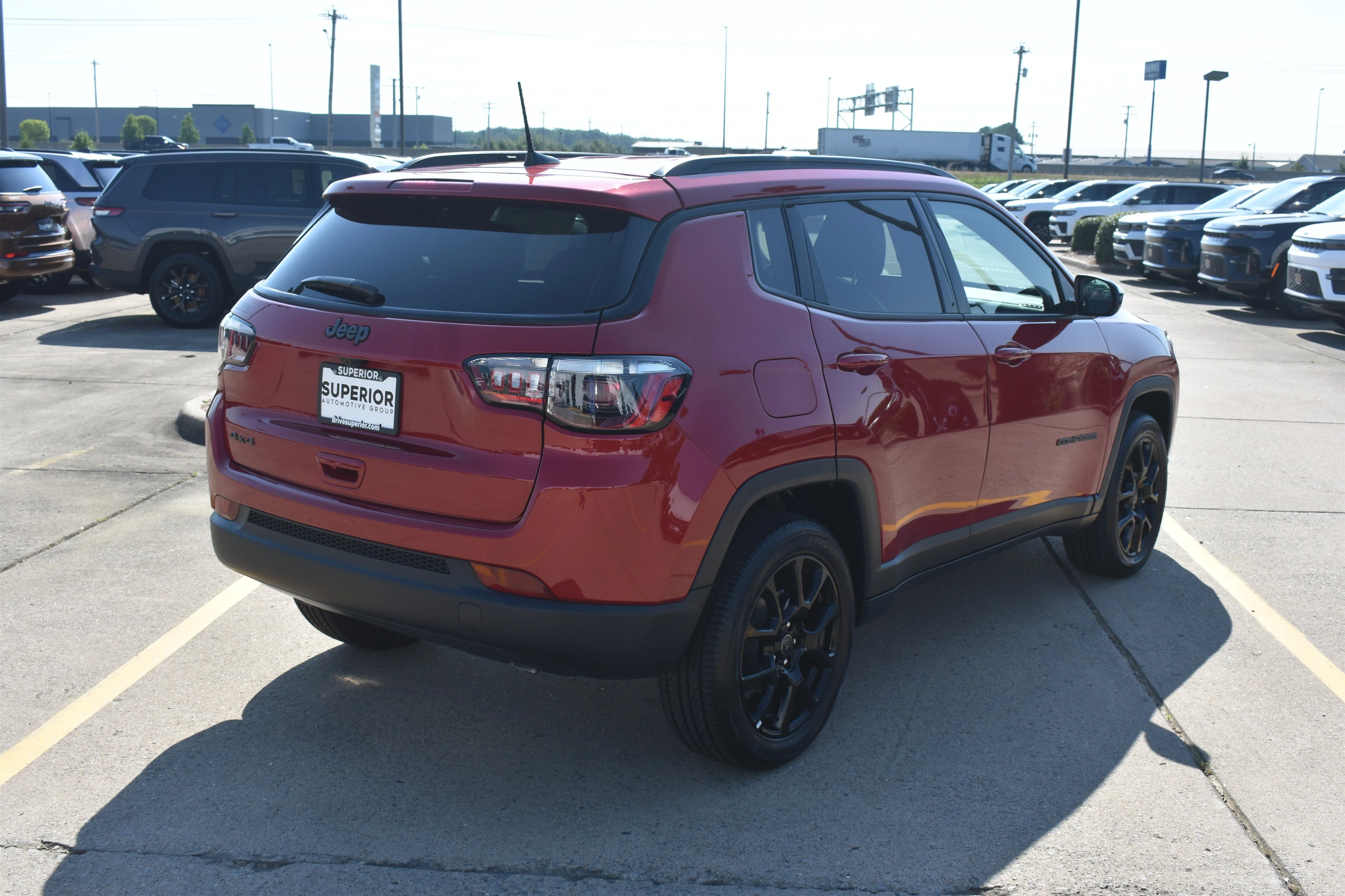 New 2026 Red Hot Pearlcoat Jeep Latitude Altitude image 5