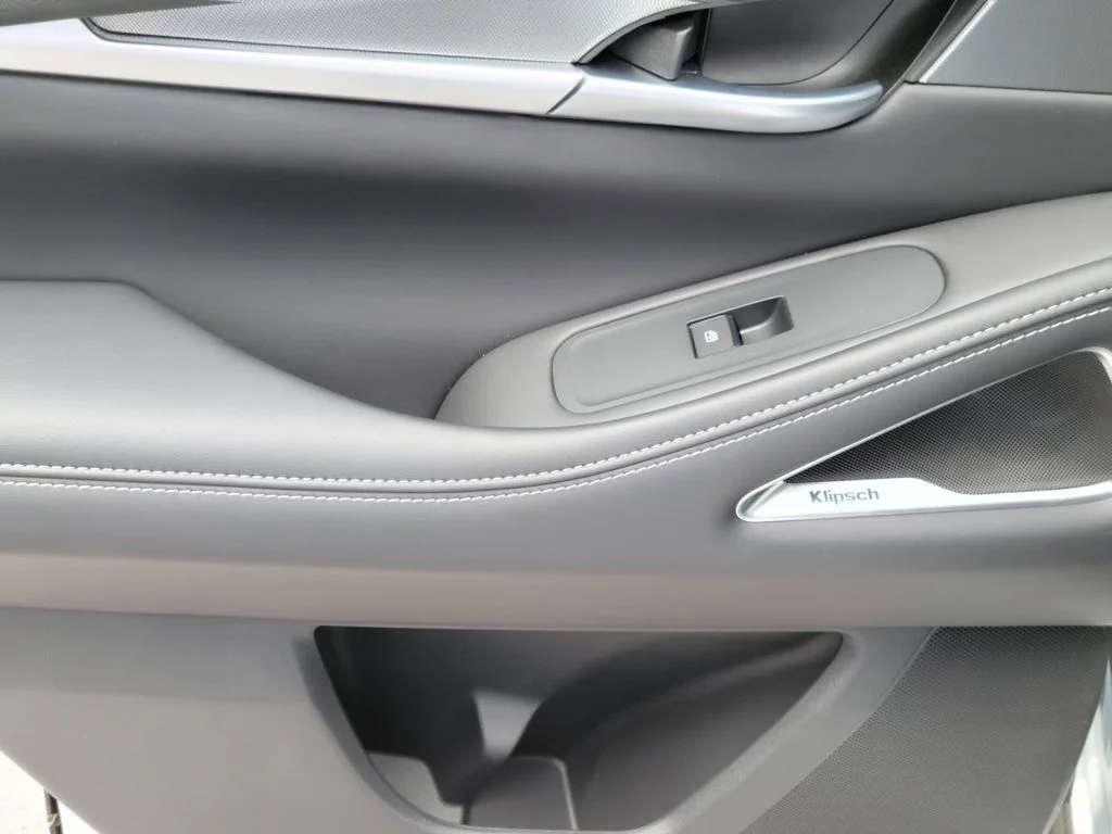 New 2027 White INFINITI LUXE image 9