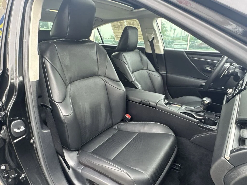 Used 2023 Black Lexus 250 image 26
