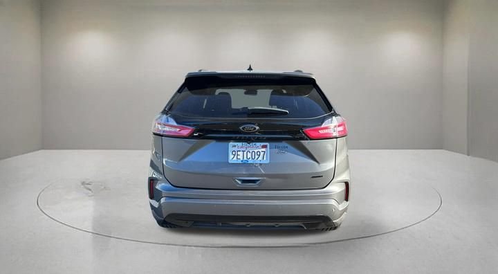 Used 2022 Gray Ford SE image 3