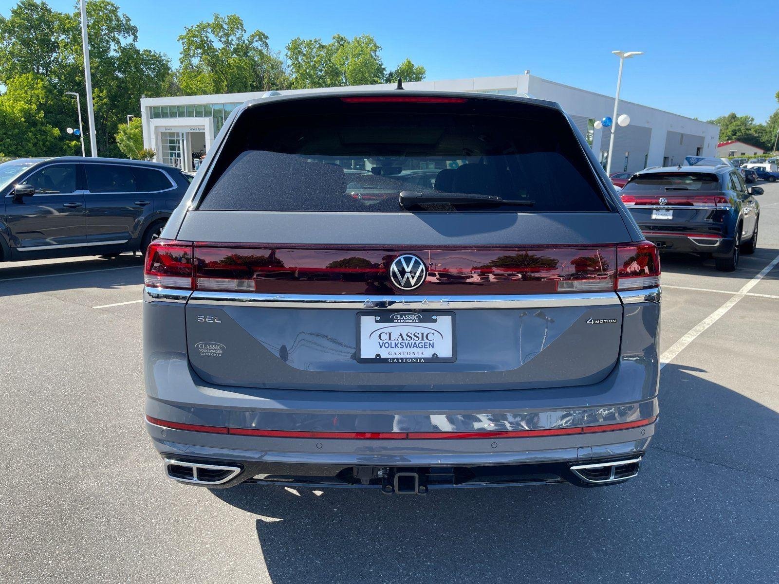 New 2026 Pure Gray Volkswagen 2.0T SEL Premium R-Line image 4