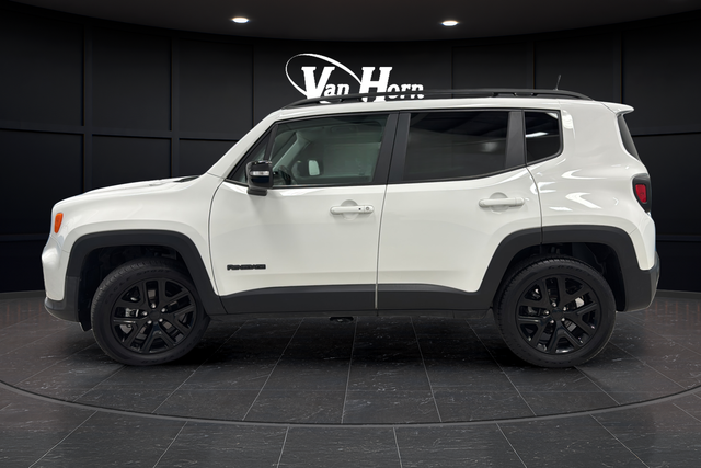 Used 2023 Alpine White Clearcoat Jeep Altitude image 4