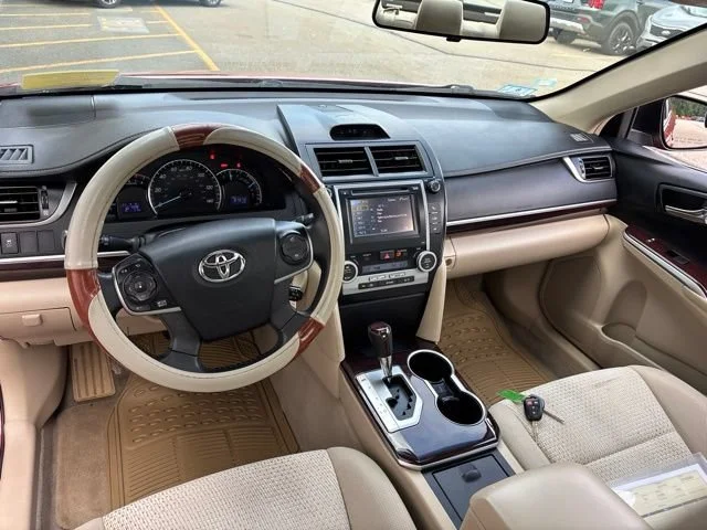 Used 2013 Barcelona Red Metallic Toyota L image 13