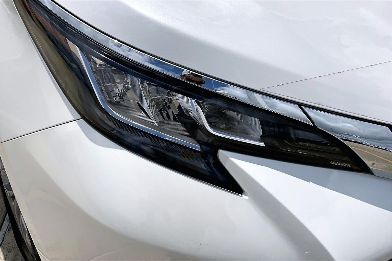 Used 2021 Blizzard Pearl Toyota XLE image 28