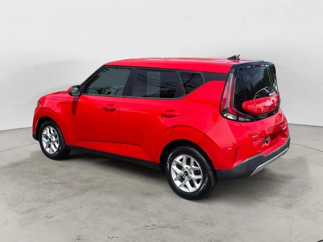 Used 2023 Red Kia LX image 3