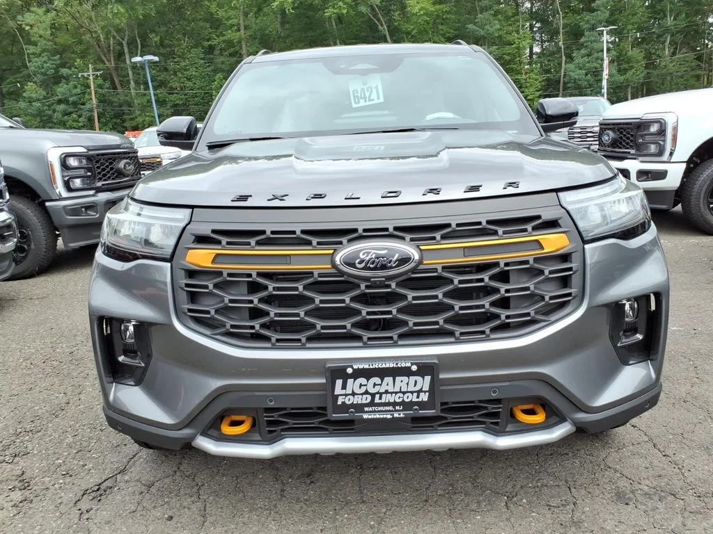 New 2026 Carbonized Gray Metallic Ford Tremor® image 2