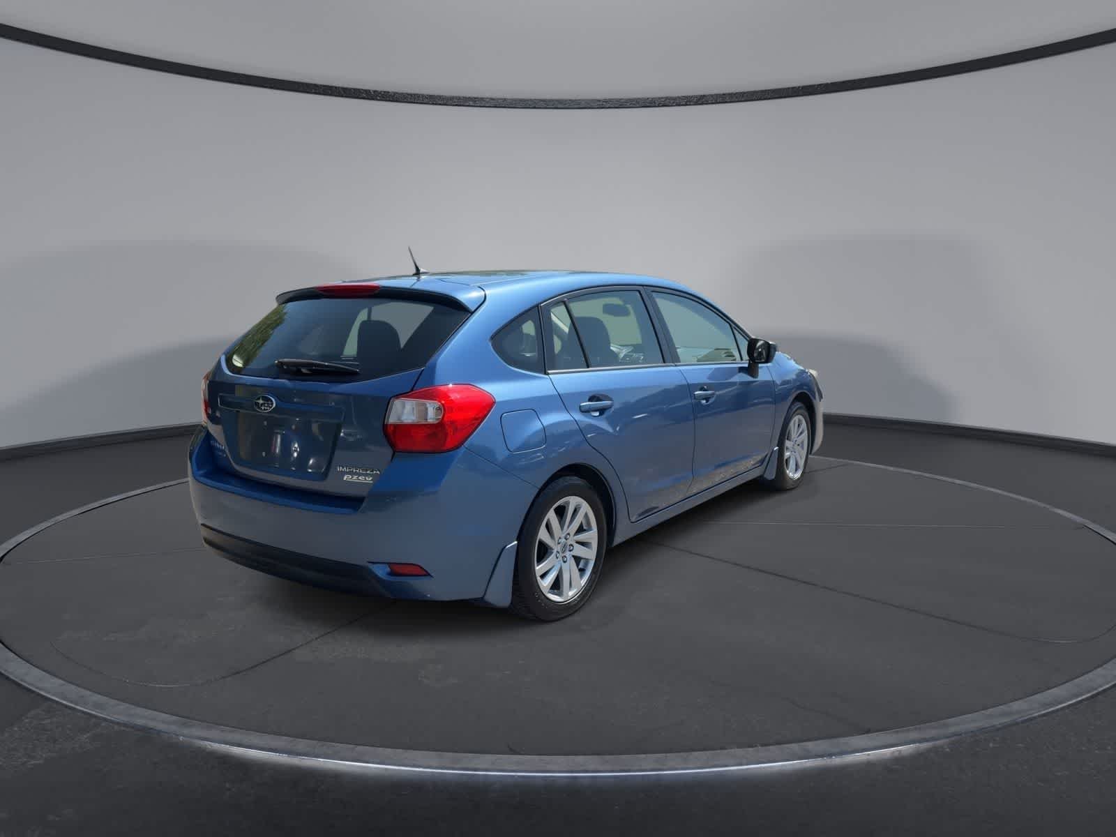 Used 2016 Quartz Blue Pearl Subaru 2.0i Premium image 8